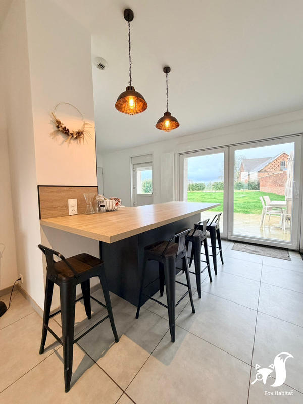 Maison - 222 m² - 7 pièces