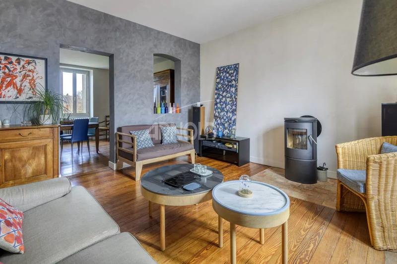 Maison - 189 m² - 9 pièces