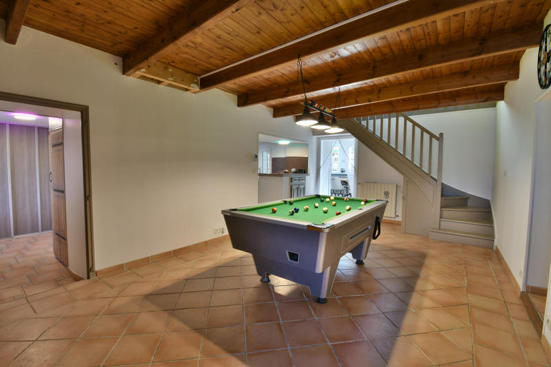 Maison - 220 m² - 8 pièces