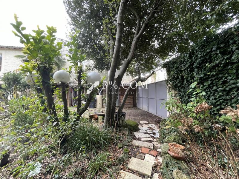 Maison - 235 m² - 6 pièces