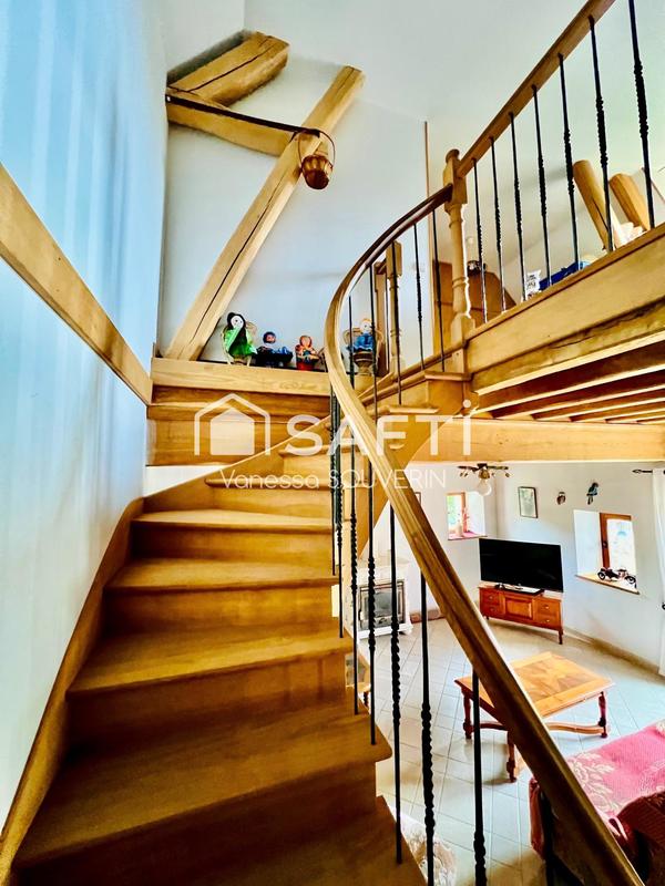 Maison - 202 m² - 7 pièces