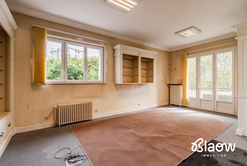 Maison - 450 m² - 10 pièces