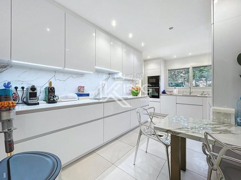 Villa - 250 m² - 6 pièces