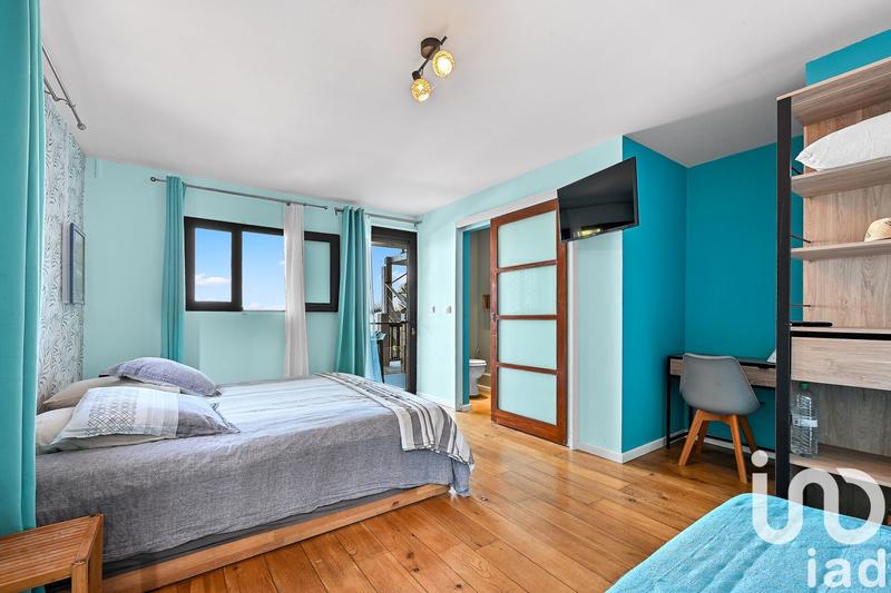 Maison - 215 m² - 9 pièces