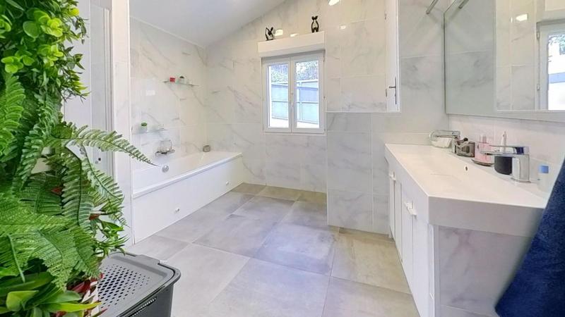 Maison - 120 m² - 4 pièces