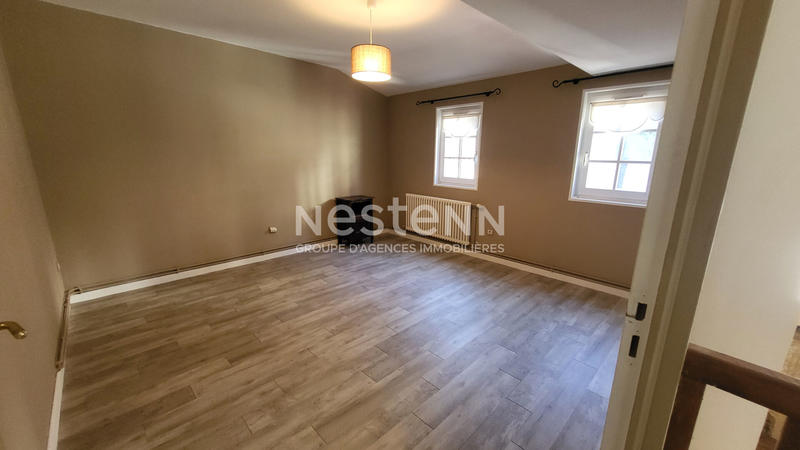 Maison - 215 m² - 8 pièces