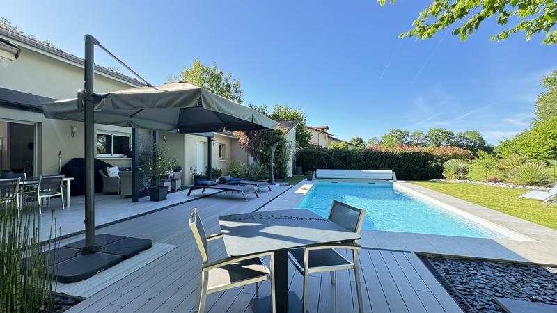 Maison - 141 m² - 5 pièces