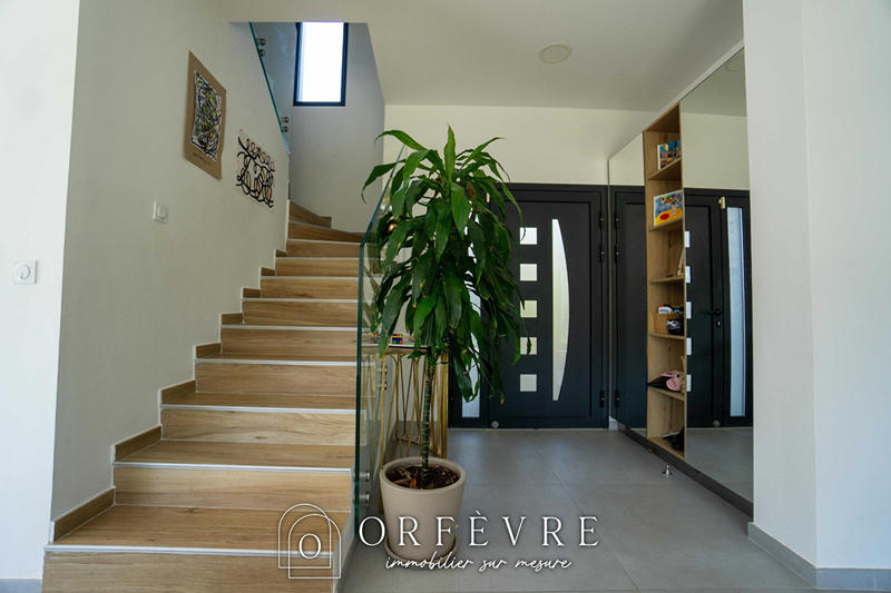 Maison - 200 m² - 8 pièces