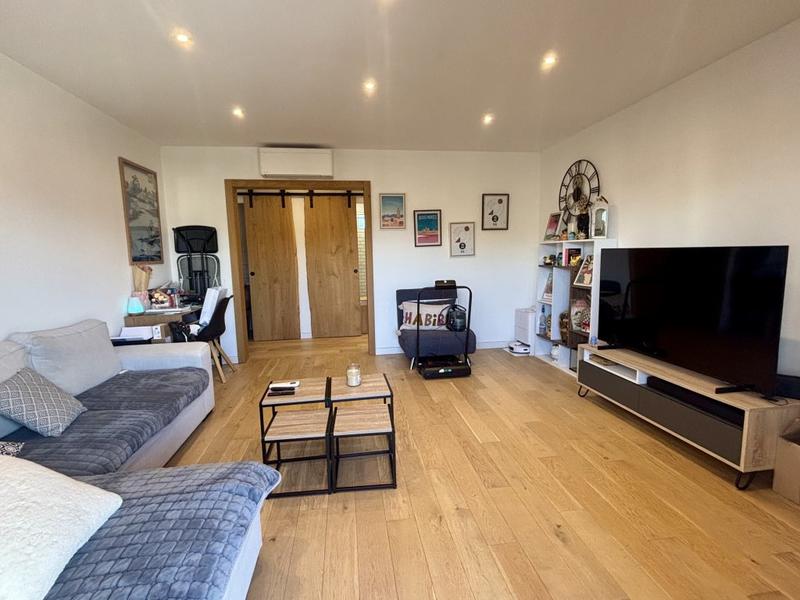 Appartement - 82 m² - 3 pièces