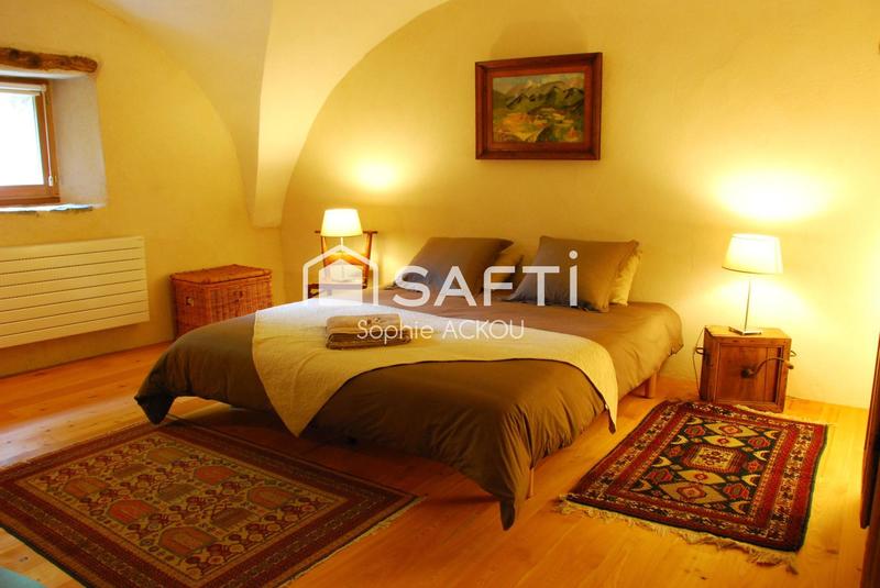 Maison - 450 m² - 11 pièces