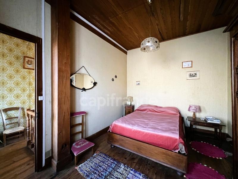 Maison - 302 m² - 12 pièces