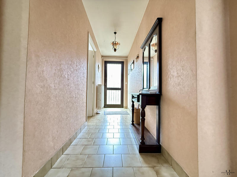 Maison traditionnelle - 121 m² - 7 pièces