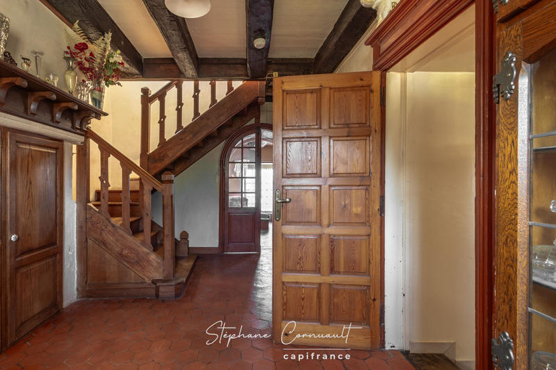 Maison - 236 m² - 8 pièces