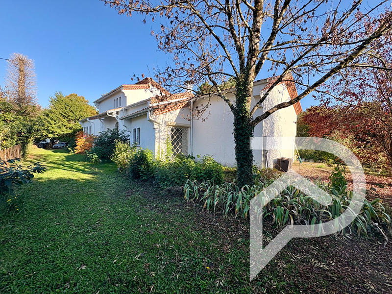 Maison - 185 m² - 6 pièces