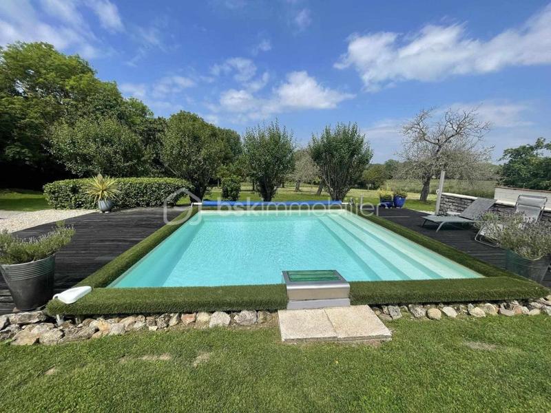 Maison en pierre - 299 m² - 8 pièces