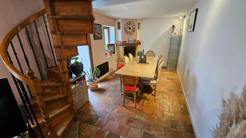 Maison - 90 m² - 4 pièces