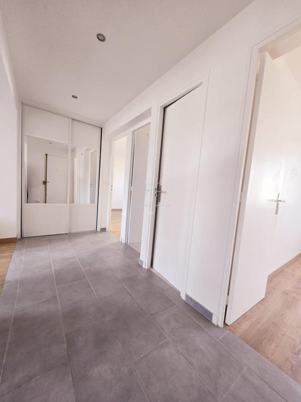 Appartement - 80 m² - 4 pièces