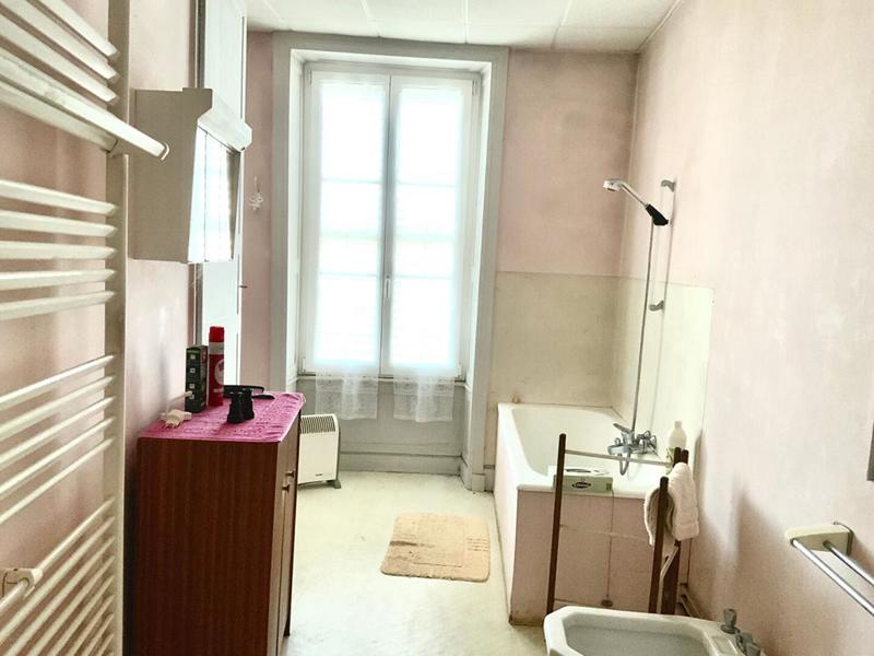 Propriété - 310 m² - 7 pièces