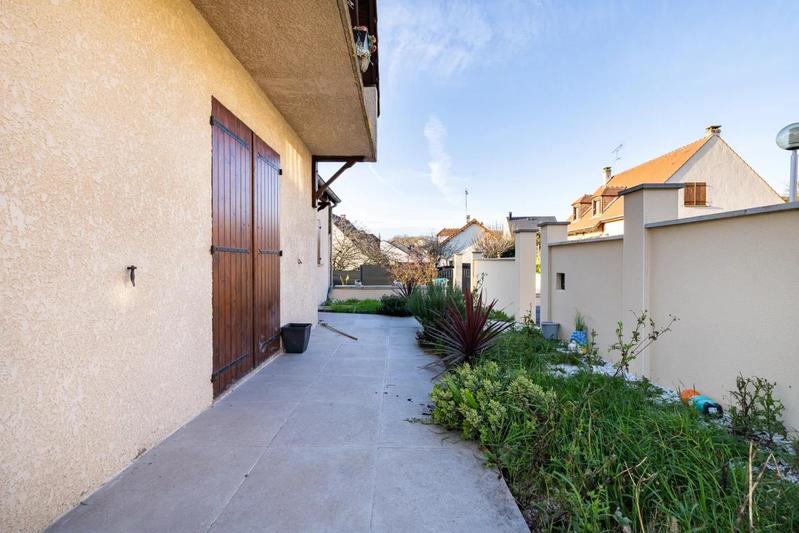 Maison - 200 m² - 6 pièces