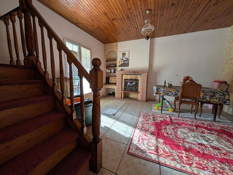 Maison - 290 m² - 8 pièces