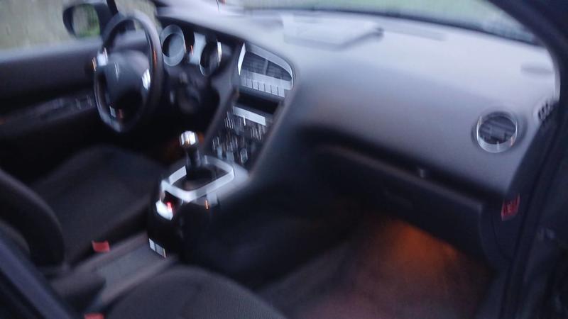 Peugeot 5008 1.6 e-HDi 120 Allure - 7 places Toit ouvrant