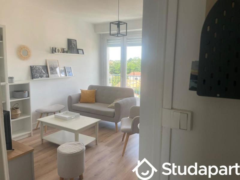 Chambre - 11 m² - 1 pièce