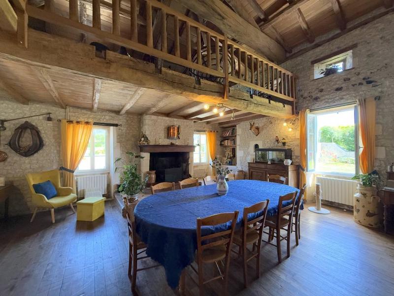 Maison - 314 m² - 10 pièces