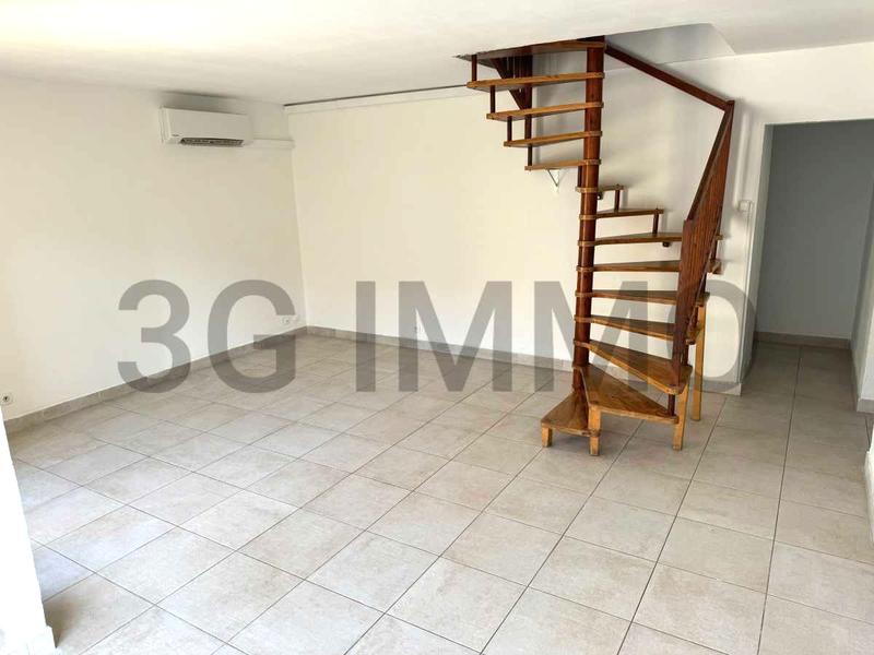 Maison - 97 m² - 6 pièces