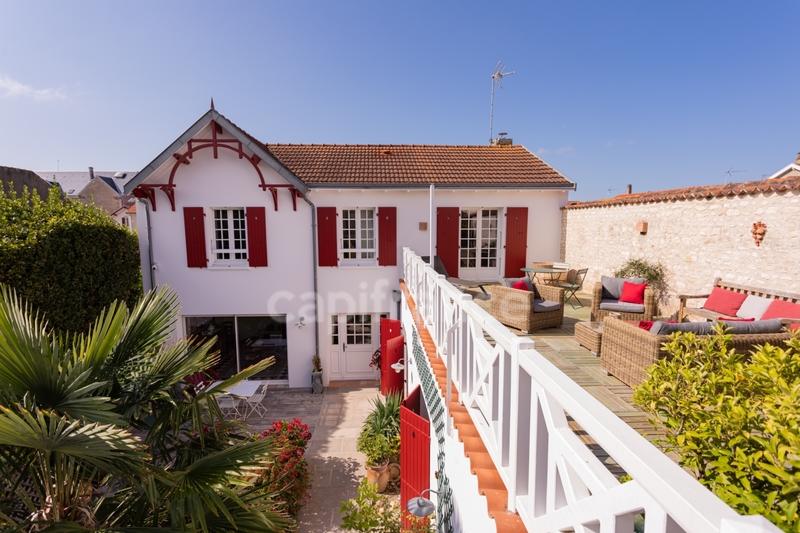 Maison - 196 m² - 6 pièces