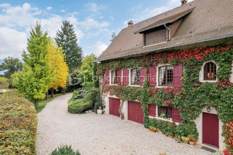 Maison de maîtres - 360 m² - 7 pièces