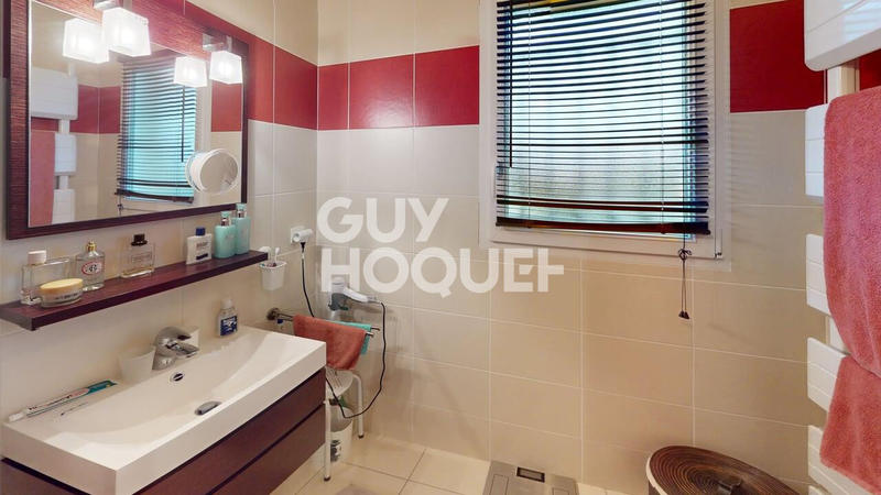 Maison - 93 m² - 5 pièces