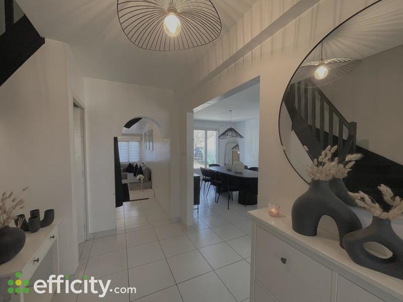 Maison - 91 m² - 5 pièces