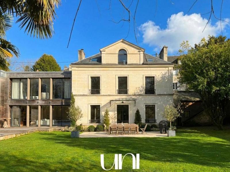 Maison - 230 m² - 6 pièces