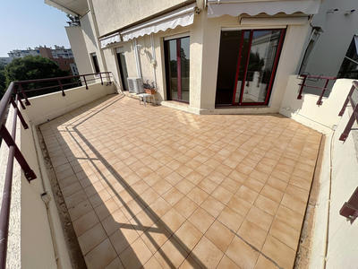 Appartement - 79 m² - 3 pièces