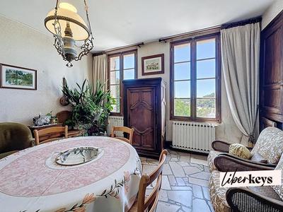 Maison de village - 200 m² - 8 pièces