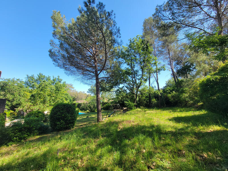 Terrain - 1 400 m²