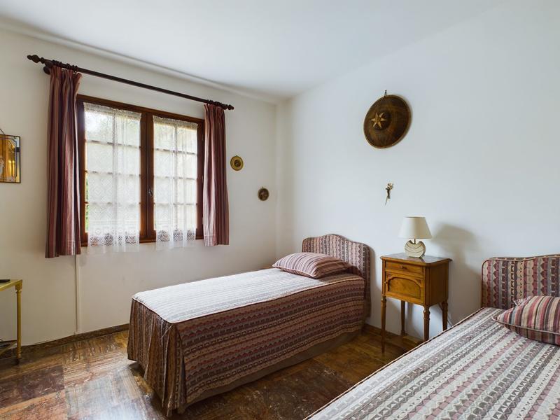 Villa - 265 m² - 9 pièces