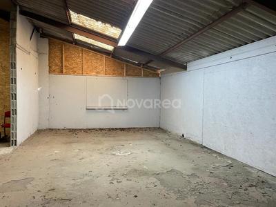 Local d'activité / Entrepôt - 250 m²