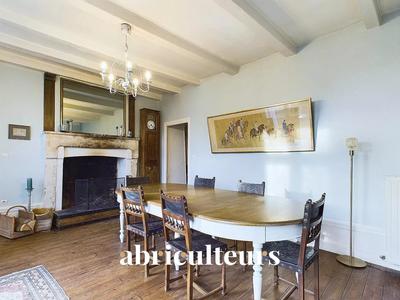 Maison - 370 m² - 10 pièces