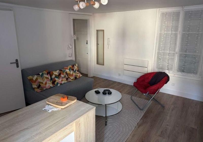 Studio - 25 m² - 1 pièce