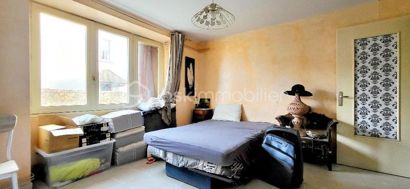 Maison - 192 m² - 9 pièces