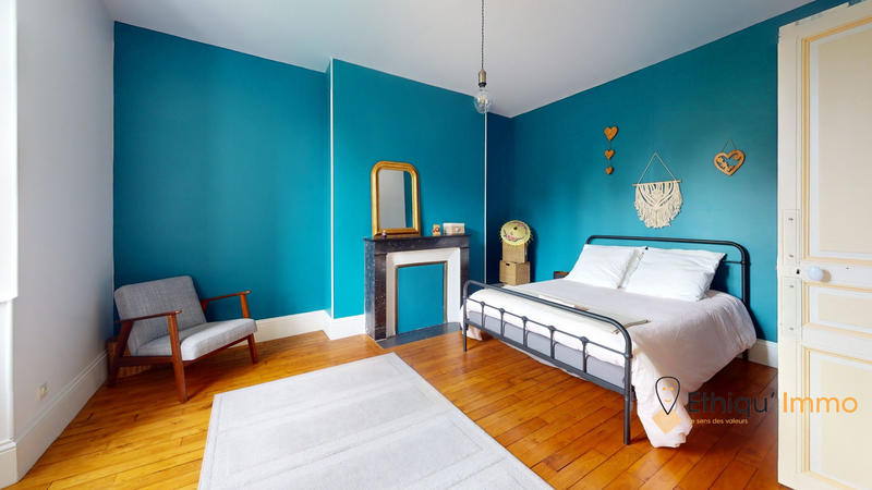 Maison - 314 m² - 10 pièces