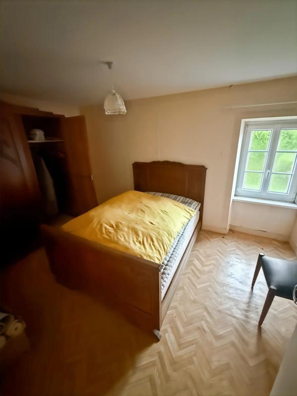 Maison en pierre - 130 m² - 9 pièces