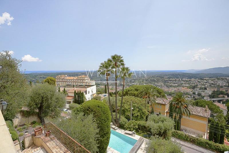 Maison de ville - 200 m² - 7 pièces