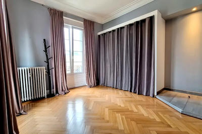 Appartement - 84 m² - 2 pièces