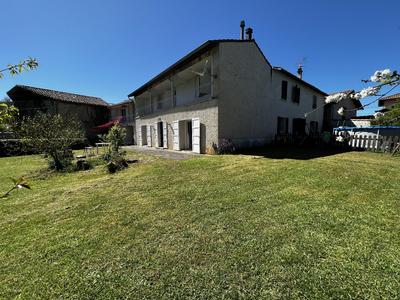 Maison - 303 m² - 11 pièces