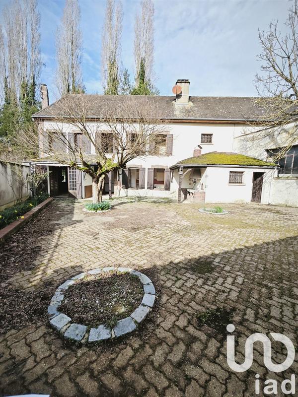 Maison - 210 m² - 7 pièces