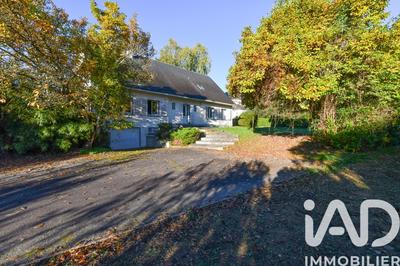 Maison - 284 m² - 9 pièces