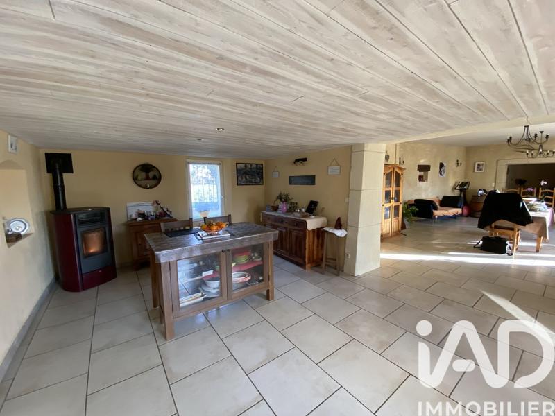 Maison - 238 m² - 7 pièces