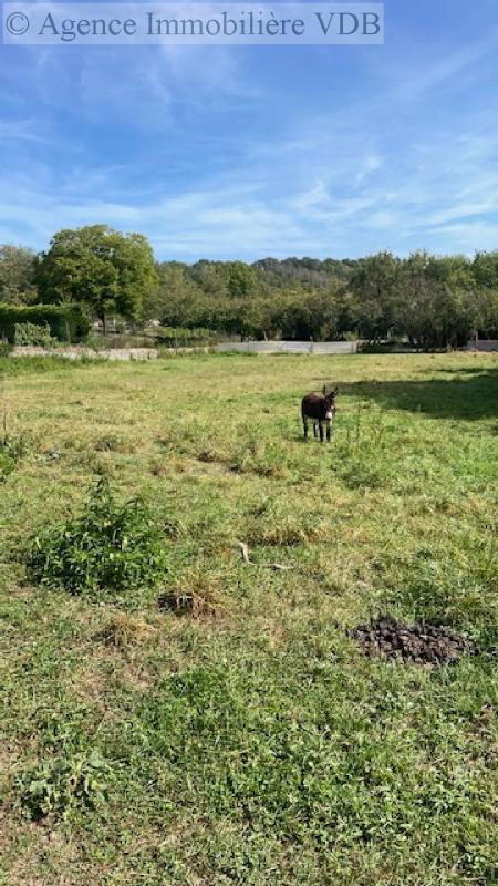 Terrain constructible - 1 388 m²